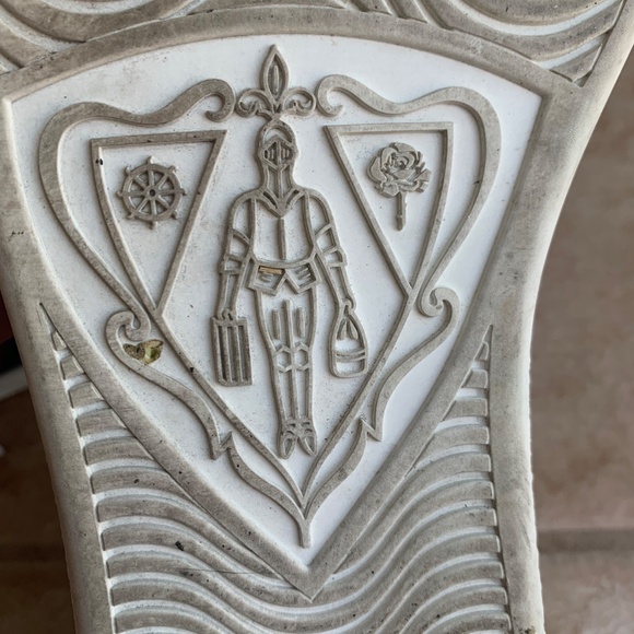 Mint condition Gucci sneakers - Picture 10 of 13